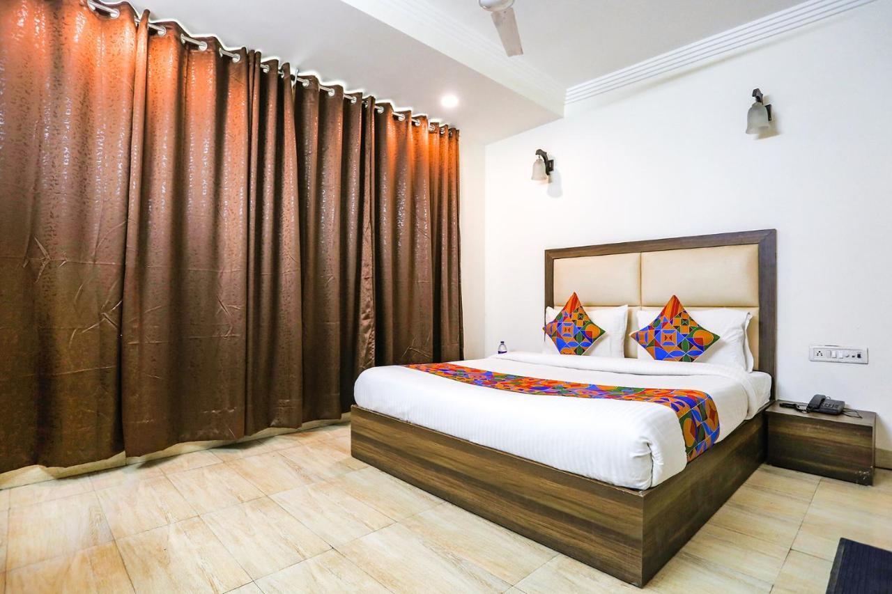 Fabhotel Jpm The Grand Bella - Nr Nehru Place Market Нью-Дели Экстерьер фото