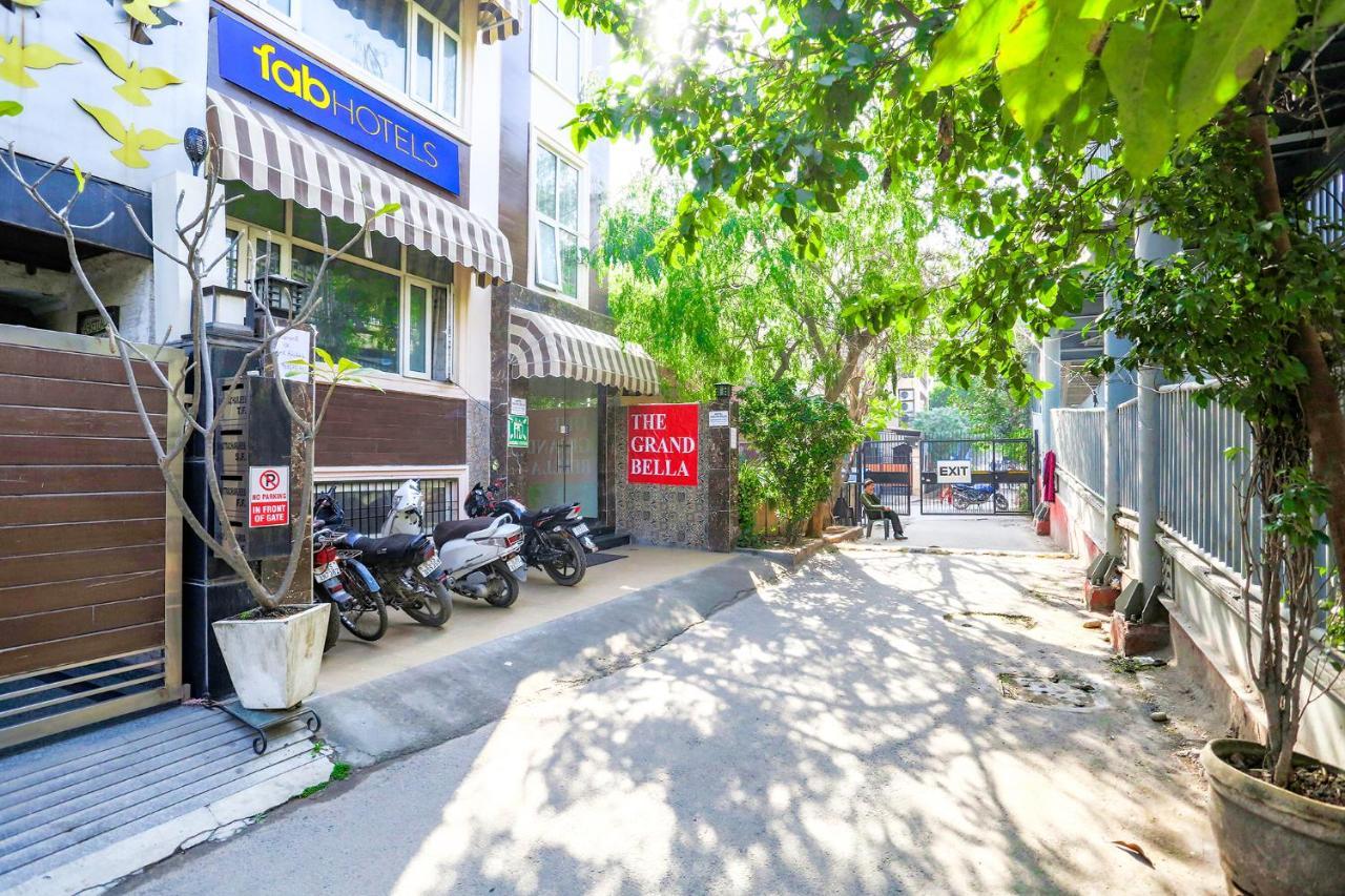 Fabhotel Jpm The Grand Bella - Nr Nehru Place Market Нью-Дели Экстерьер фото